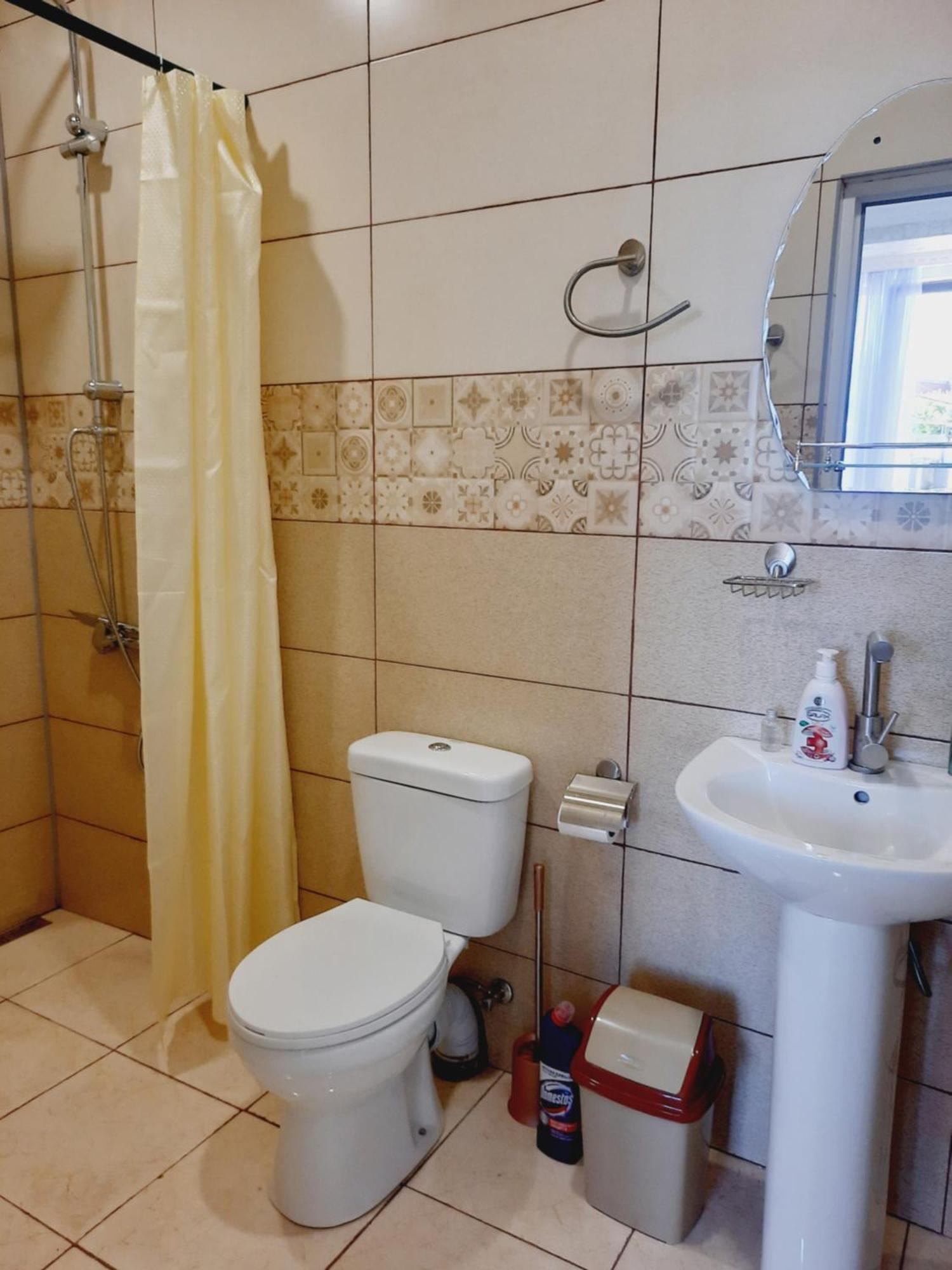 Inaisi Hotel Kutaisi Cameră foto